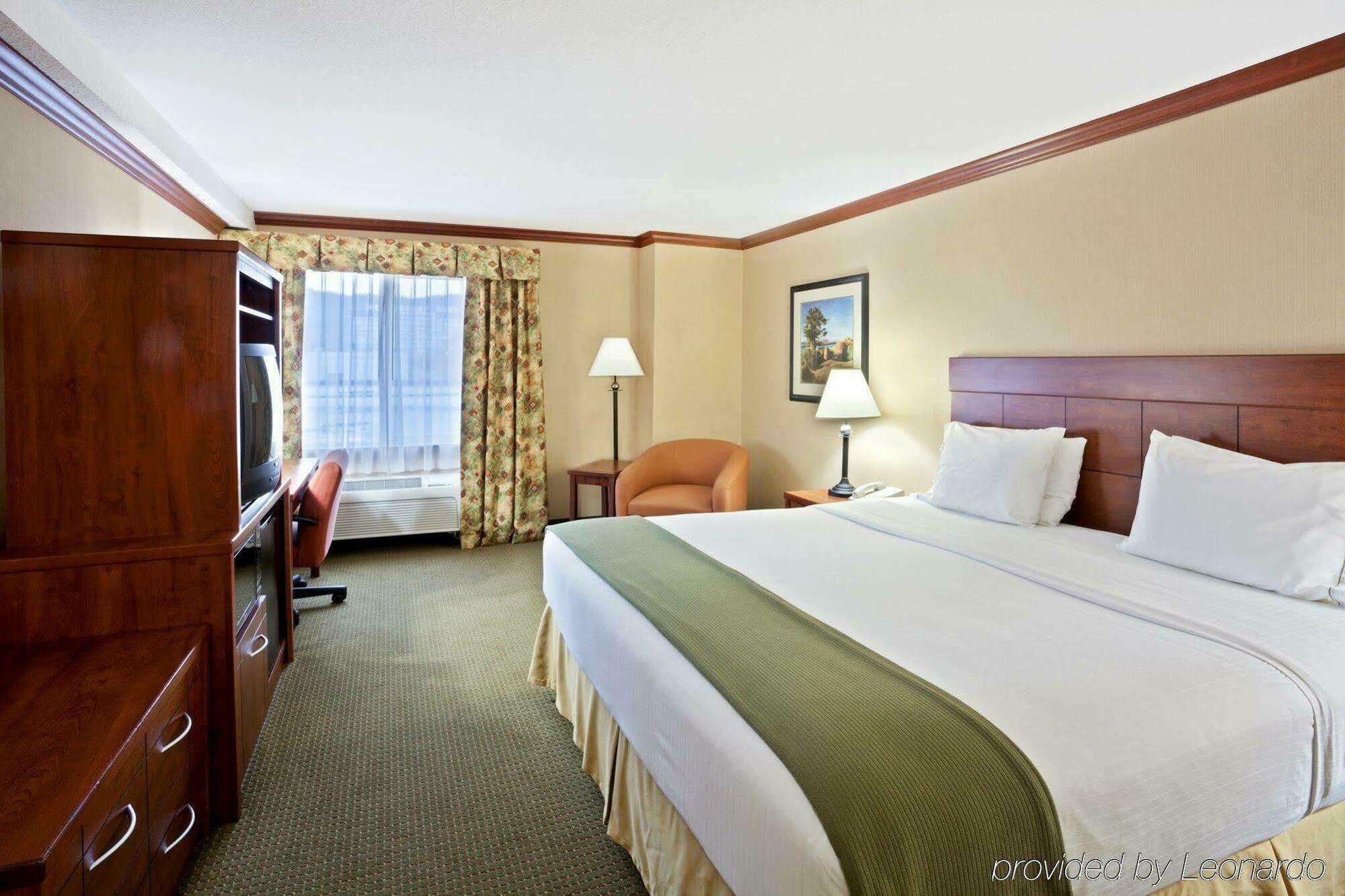 Holiday Inn Express Hotel & Suites Portland-Northwest Downtown By Ihg Exterior photo